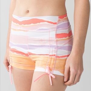 Lululemon Liberty Short Bleacher Stripe Iris Flowr